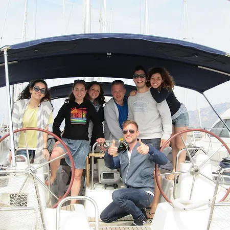 Overjoyed Boat & Breakfast *